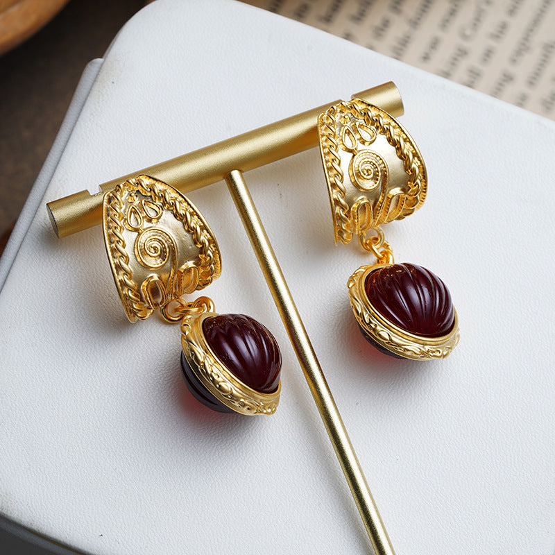 Retro Earrings Are Feminine, Lightweight, Luxurious And Exaggerated In Personality