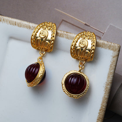 Retro Earrings Are Feminine, Lightweight, Luxurious And Exaggerated In Personality