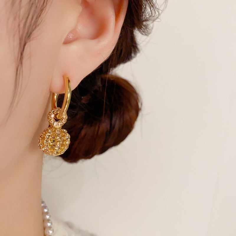 Coffee Color Full Diamond Hollow Ball Ball Ear Clip